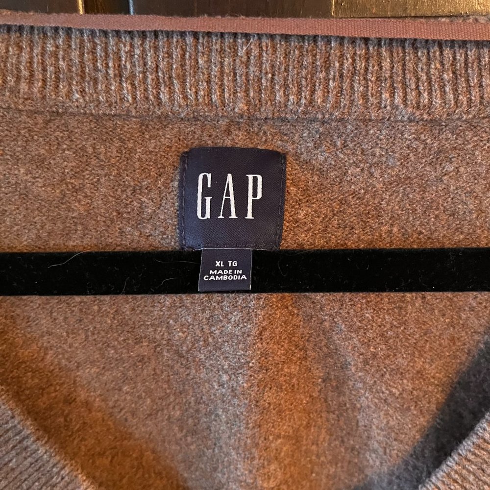 Gap Sweater - Picture 3 of 3